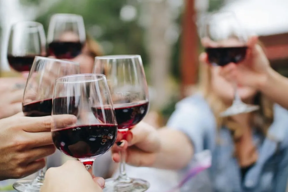 Vinho brasileiro conquista novos públicos e cresce entre jovens e mulheres