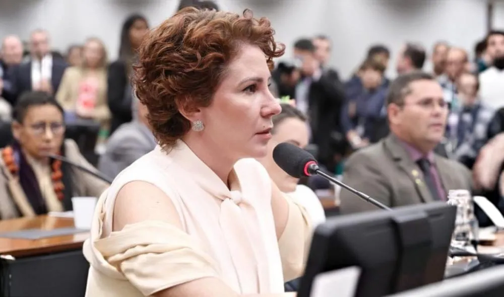 Zambelli fora da Câmara: licença de 127 dias desafia pressão do STF e reacende debate sobre perseguição política