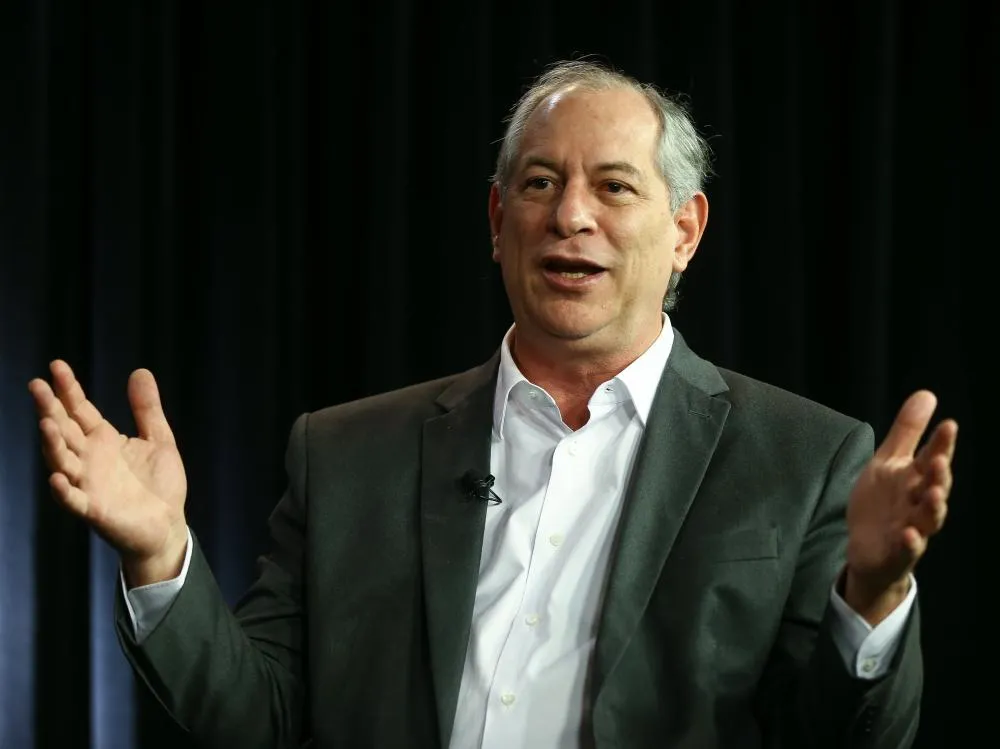 Ciro Gomes diz que atos de Moraes são nulos e favorecem a impunidade, sobre mensagens do TSE