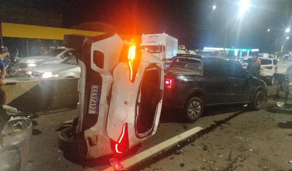 Grande engarrafamento deixa rastro de destruição e feridos na BR-316, em Teresina
