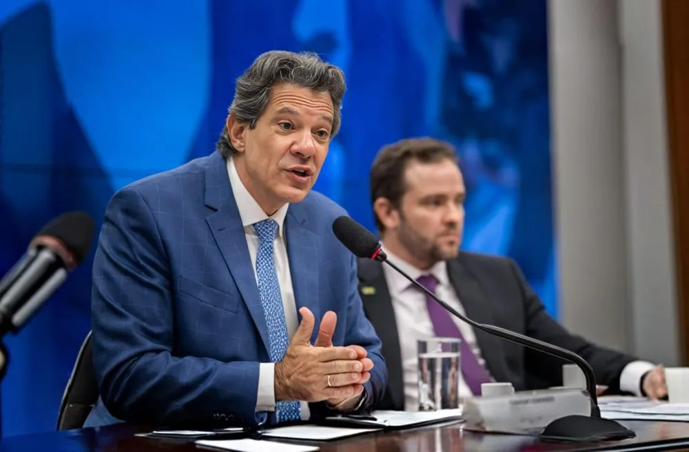 Mentiras, omissões e cinismo: Haddad se esconde atrás da retórica enquanto desmonta a economia brasileira