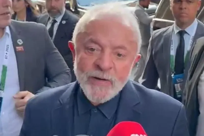 Lula é “barrado no G7” e embarca na 10ª viagem internacional ignorando crise no Brasil