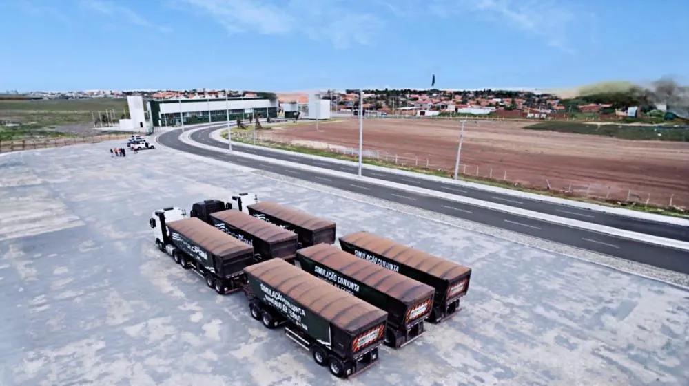 Simulação testa escoamento de minério entre Piripiri e Porto Piauí, mas ausência de porto ainda trava exportações