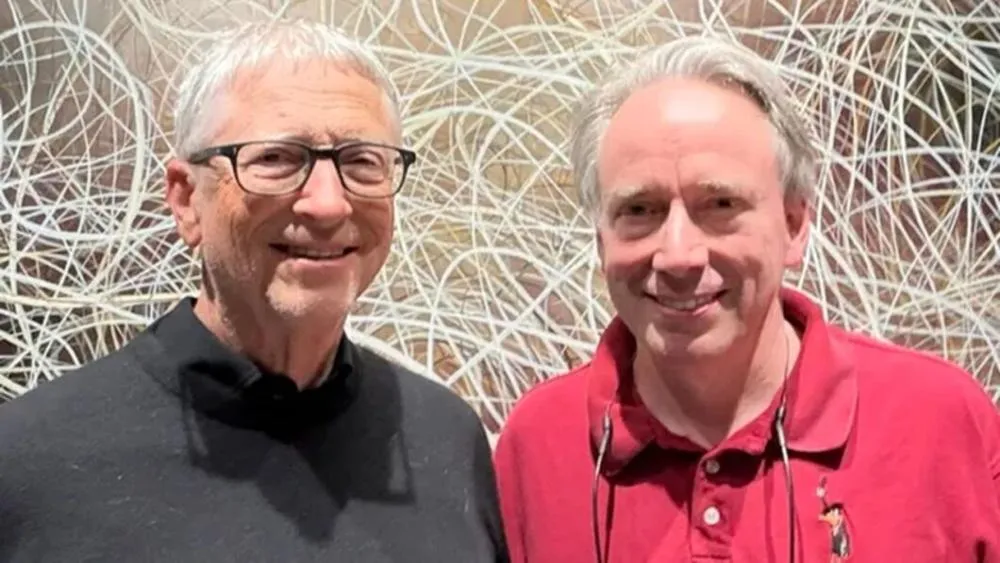 Bill Gates e Linus Torvalds juntos: um encontro histórico da tecnologia