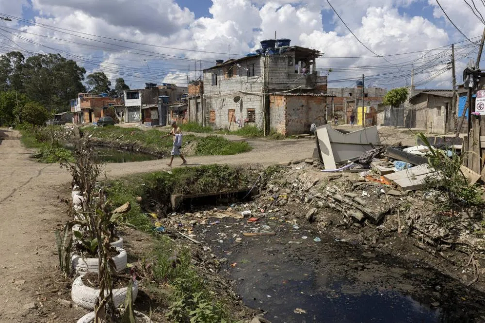 Brasil afunda no esgoto e fica atrás até da Índia e do Iraque: até quando vamos acreditar em um Estado que não entrega?