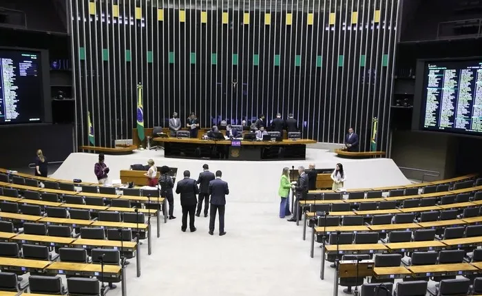 Câmara aprova aumento de deputados federais para 531 e amplia custo do Legislativo