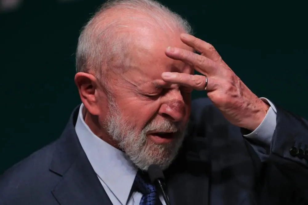 Popularidade de Lula derrete: rejeição atinge novo pico e aprovação chega ao pior nível do mandato