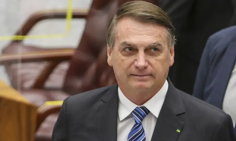 Bolsonaro se afasta da política em julho por recomendação médica