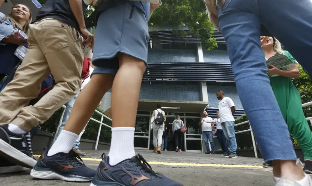  Último dia para se inscrever como certificador do Enem e PND 2025; remuneração pode chegar a R$ 864 por dia