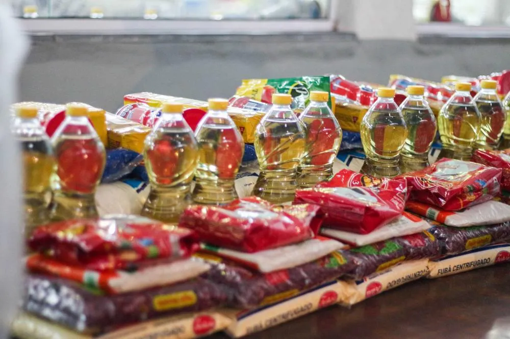 Cesta básica fica mais barata em 11 capitais; arroz e carne puxam queda nos preços