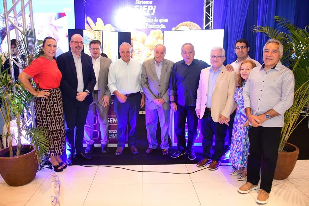 Presidente da FIEPI é homenageado nos 40 anos do SINDPAN em Teresina