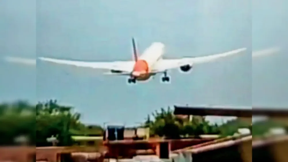 Relatório aponta que piloto cortou combustível intencionalmente em queda de avião da Air India