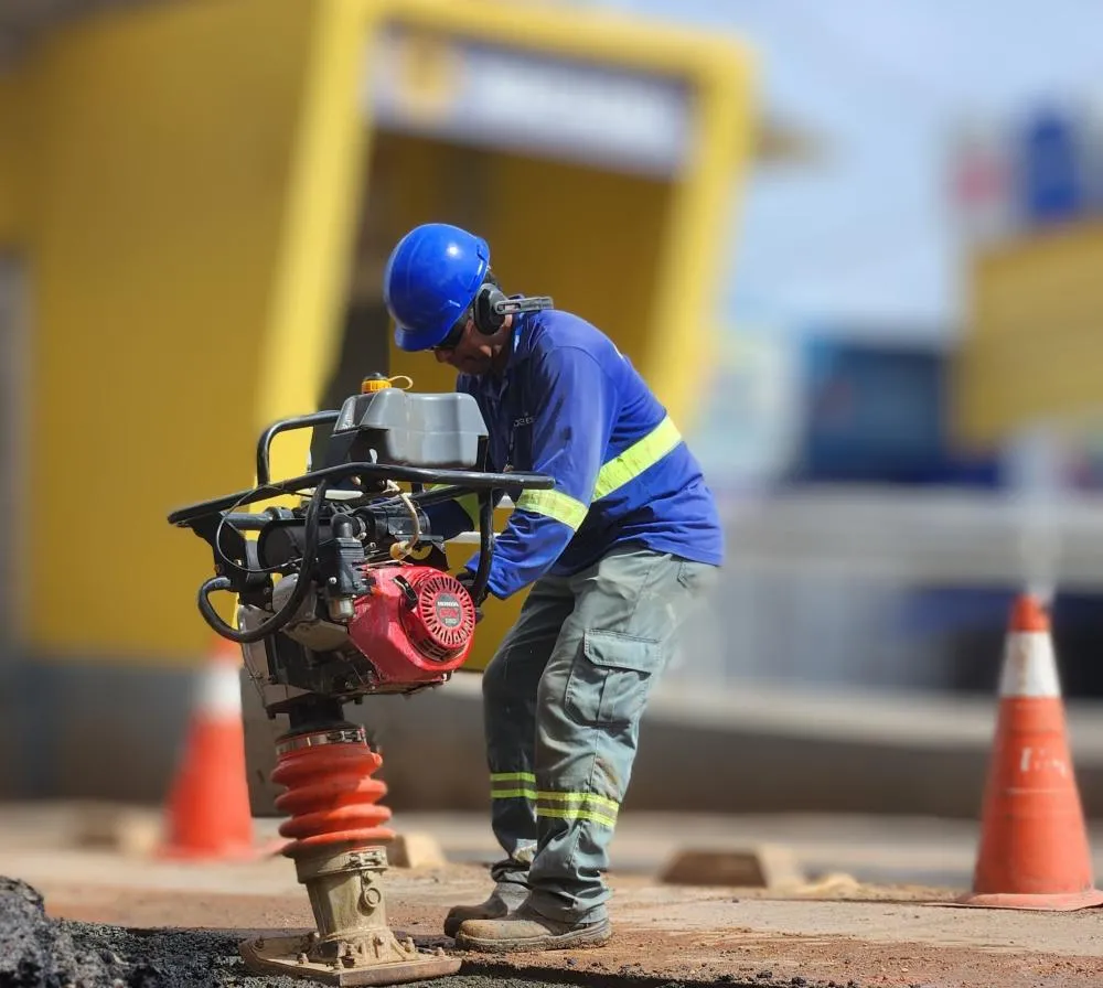 Trechos de ruas no Centro de Teresina serão interditados neste sábado (19) para obras de esgoto