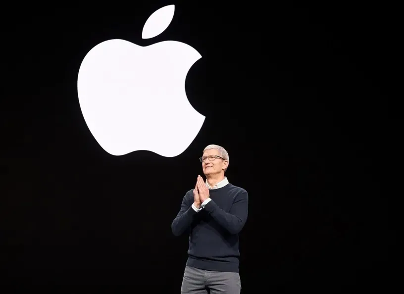 Tim Cook sob pressão: analistas questionam liderança da Apple em meio a crise de inovação em IA