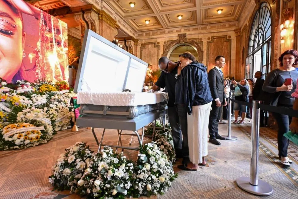 Velório de Preta Gil no Theatro Municipal: multidão, lágrimas e homenagens à voz que não se calou