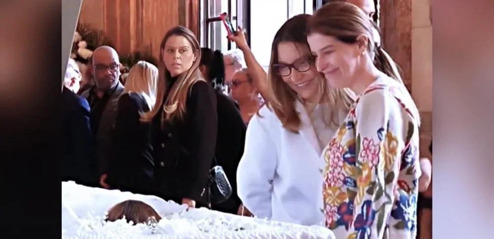 O sorriso de Janja no velório de Preta Gil: gafe, desrespeito ou reação humana?