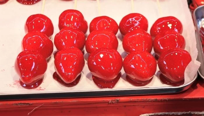 “Morango do Amor” vira sensação entre os brasileiros e impulsiona vendas de doces