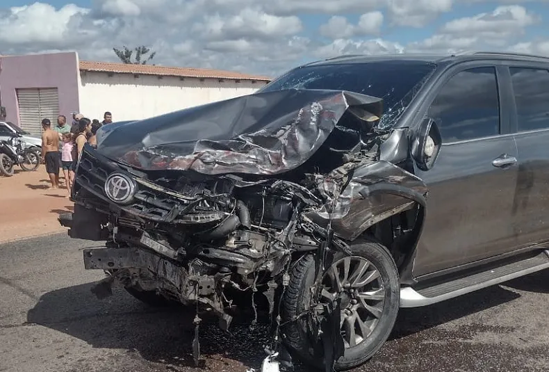 Homem morre após colisão entre picape e SUV de luxo na PI-378, em Pio IX