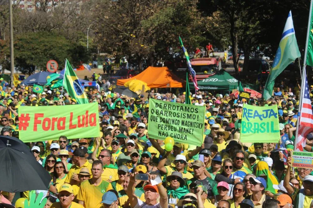 Multidões tomam ruas do Brasil contra Moraes e Lula em defesa de Bolsonaro e anistia