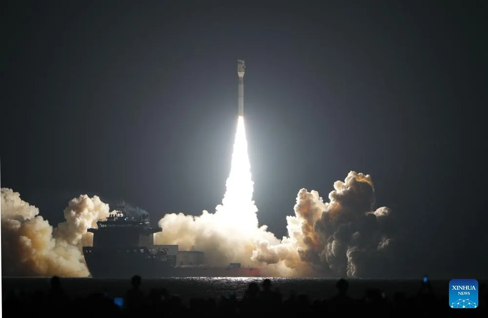 China lança 11 satélites da constelação Geely-04 e avança frente a Starlink