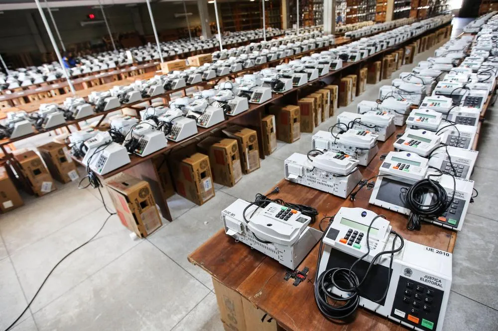 Urna eletrônica com papel: Senado aprova voto impresso auditável