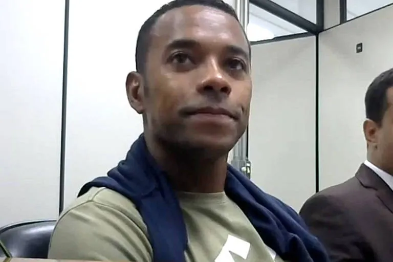 STF mantém prisão de Robinho e rejeita novo recurso da defesa