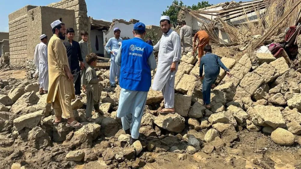 Terremoto no Afeganistão deixa mais de 800 mortos e milhares de feridos