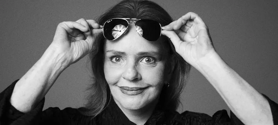 Angela Ro Ro morre aos 75 anos, deixando legado de música e coragem