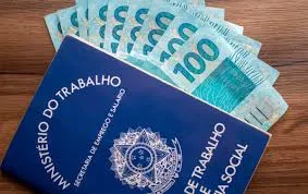Orçamento da União prevê salário mínimo de R$ 1.509 para 2025 
