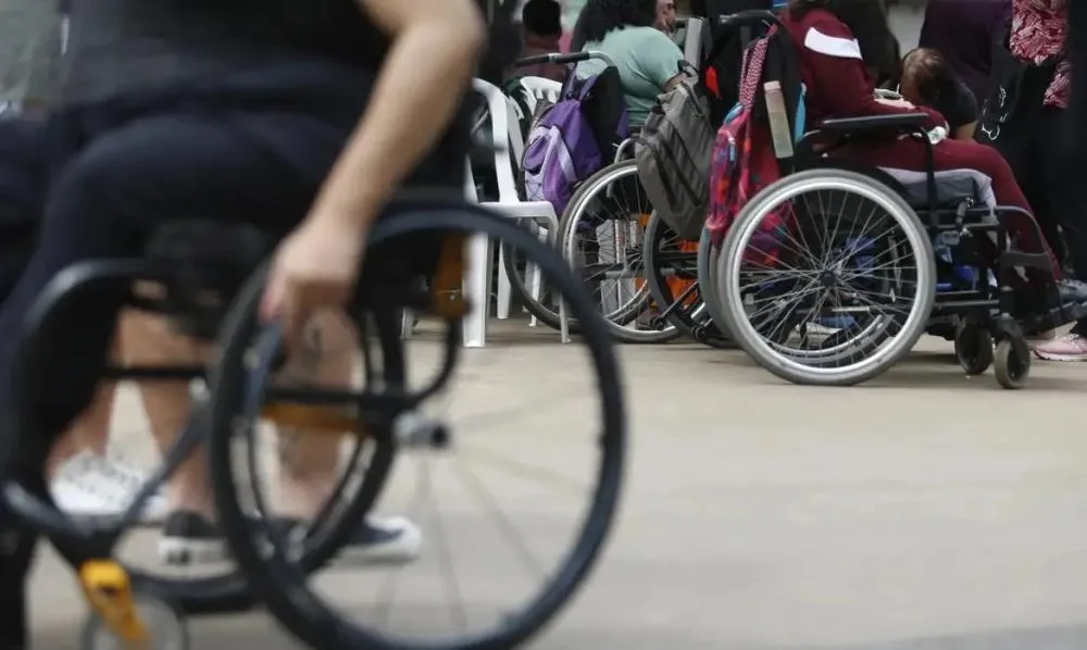 Remédio brasileiro devolve movimentos a pacientes com lesão na medula