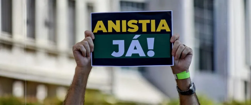 Anistia a Bolsonaro e aos condenados: Justiça política, nulidades absolutas e o papel do Legislativo