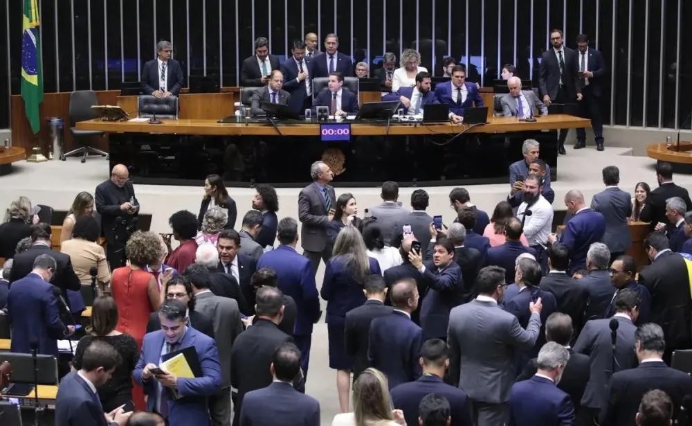 Câmara aprova urgência para projeto da anistia