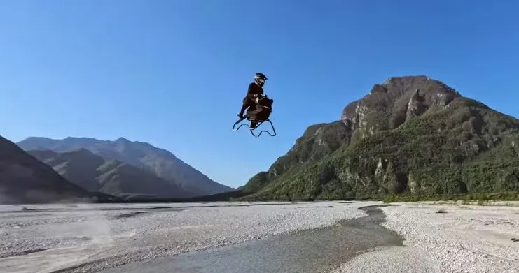 Airbike: moto voadora chega ao mercado por R$ 4,7 milhões; vídeo