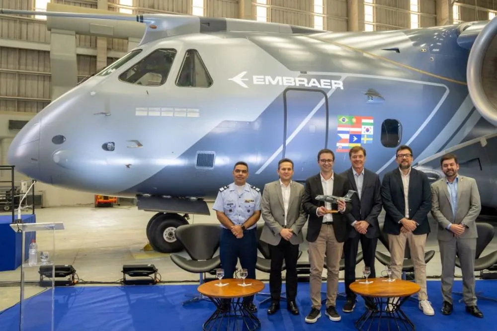 Embraer apresenta nova identidade visual do KC-390 Millennium; confira imagens