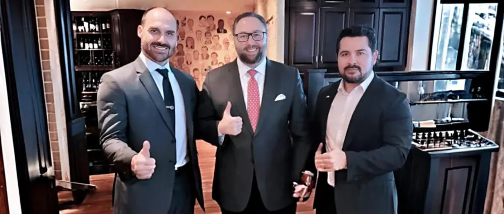 Eduardo Bolsonaro reage: denúncia “fajuta” e PGR “lacaio” do STF