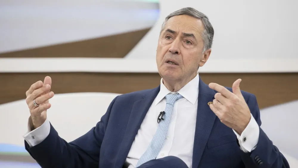 Barroso admite erro ao falar em “derrotar o bolsonarismo” e pede desculpas; veja vídeo