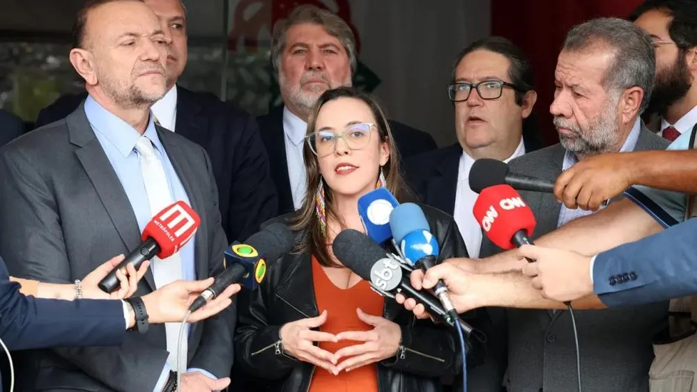 EUA revogam visto da presidente do PSOL: entenda os motivos e impactos