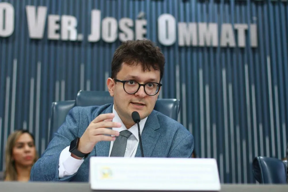 Vereador Petrus Evelyn quer diminuir taxa de iluminação pública; entenda