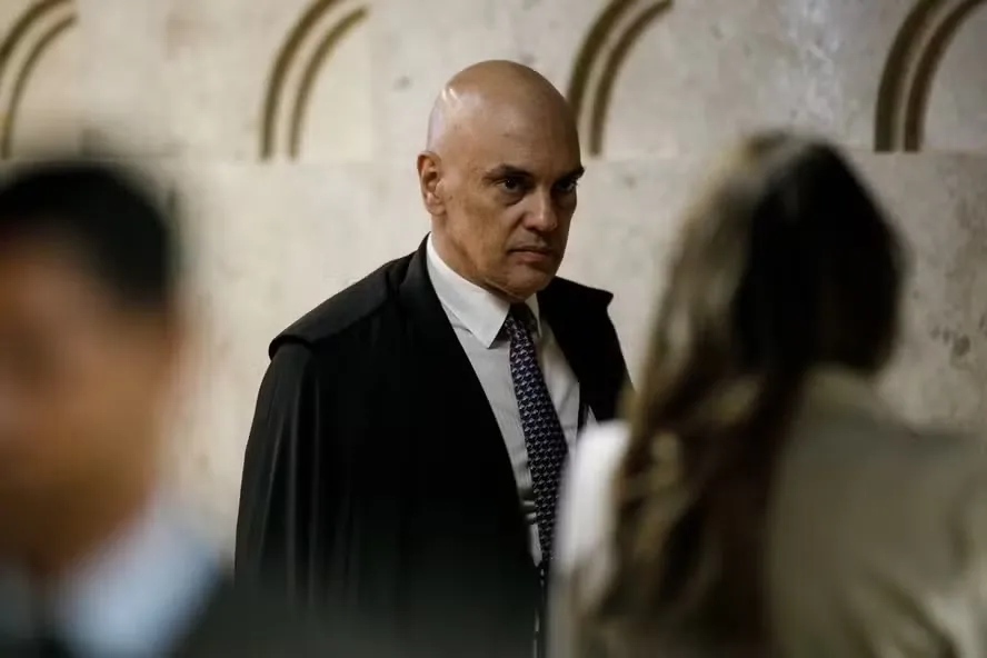 Censura digital: A decisão de Moraes e o futuro da liberdade de imprensa no Brasil