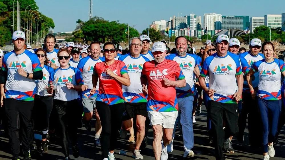 Corrida do MEC: festa política em meio ao colapso da educação