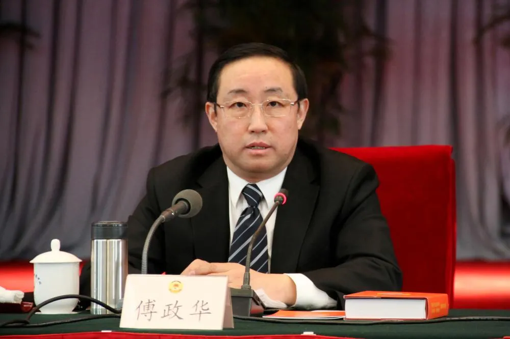 China condena ex-ministros à morte por corrupção