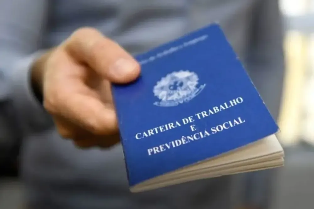 Informais e autônomos superam CLT no aumento da renda em 2025