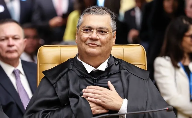O ministro Flávio Dino segue o entendimento de Moraes e vota pelo bloqueio do X