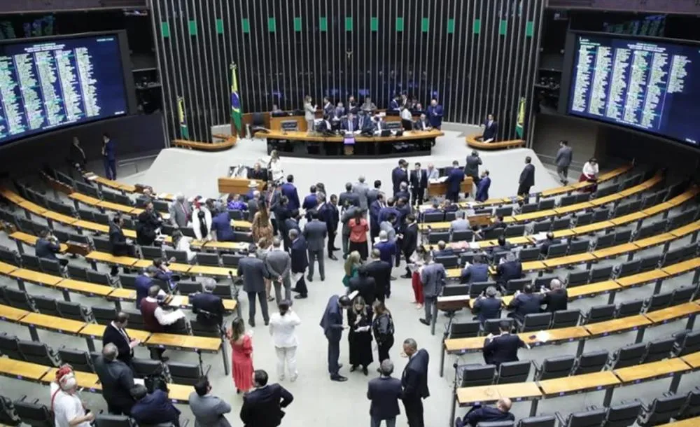 Câmara adia votação da MP do IOF e governo sofre derrota