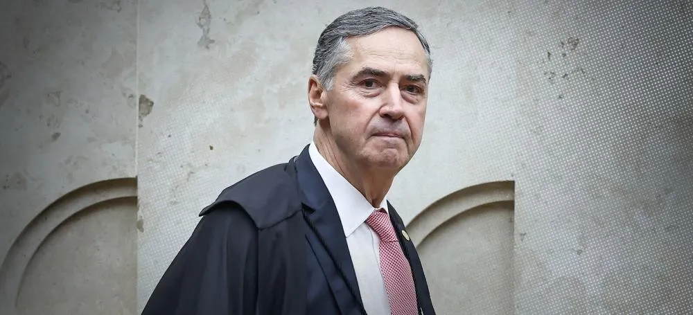 Luís Roberto Barroso anuncia aposentadoria do STF