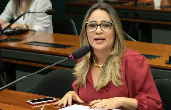 Rejane Dias e o “contratão” liberado: foi certo derrubar a cautelar?