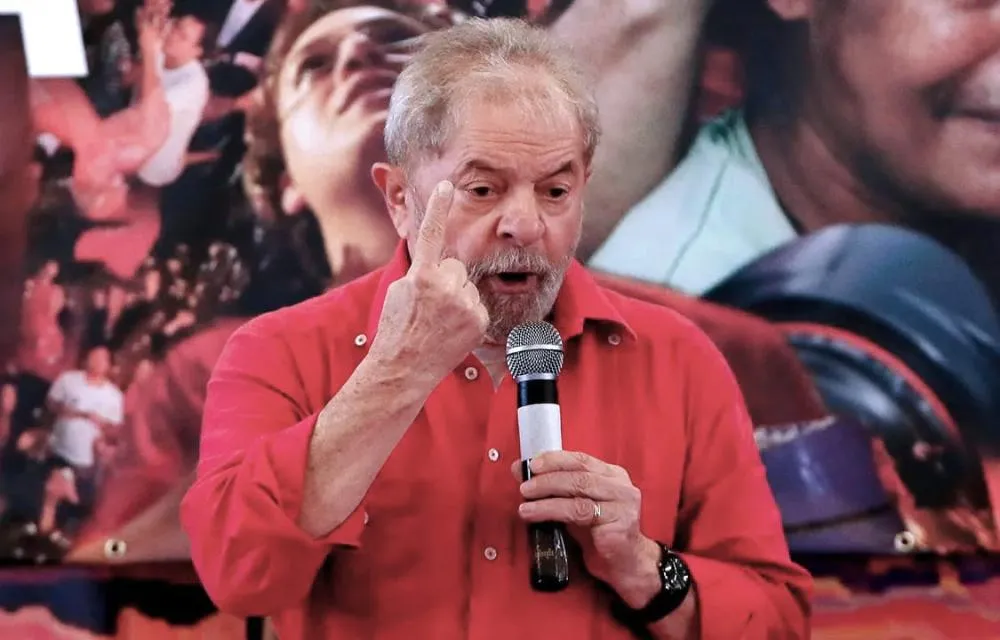 Lula entra em modo eleição e aposta em promessas populistas para tentar reverter queda de popularidade