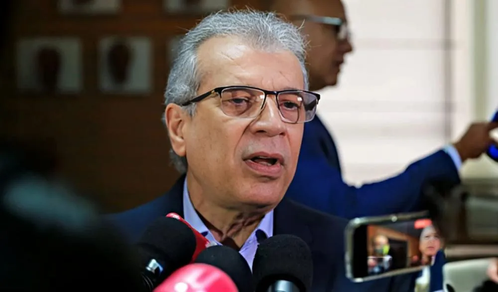 João Vicente Claudino dispara: “O governo é antropofágico”