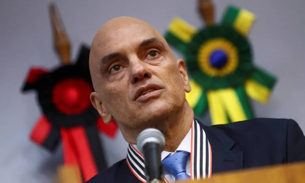 O confronto escalante entre Alexandre de Moraes e Elon Musk: A batalha pelo controle do X Brasil
