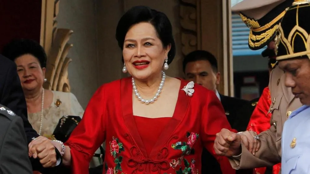 Morre a rainha-mãe Sirikit, símbolo da monarquia tailandesa